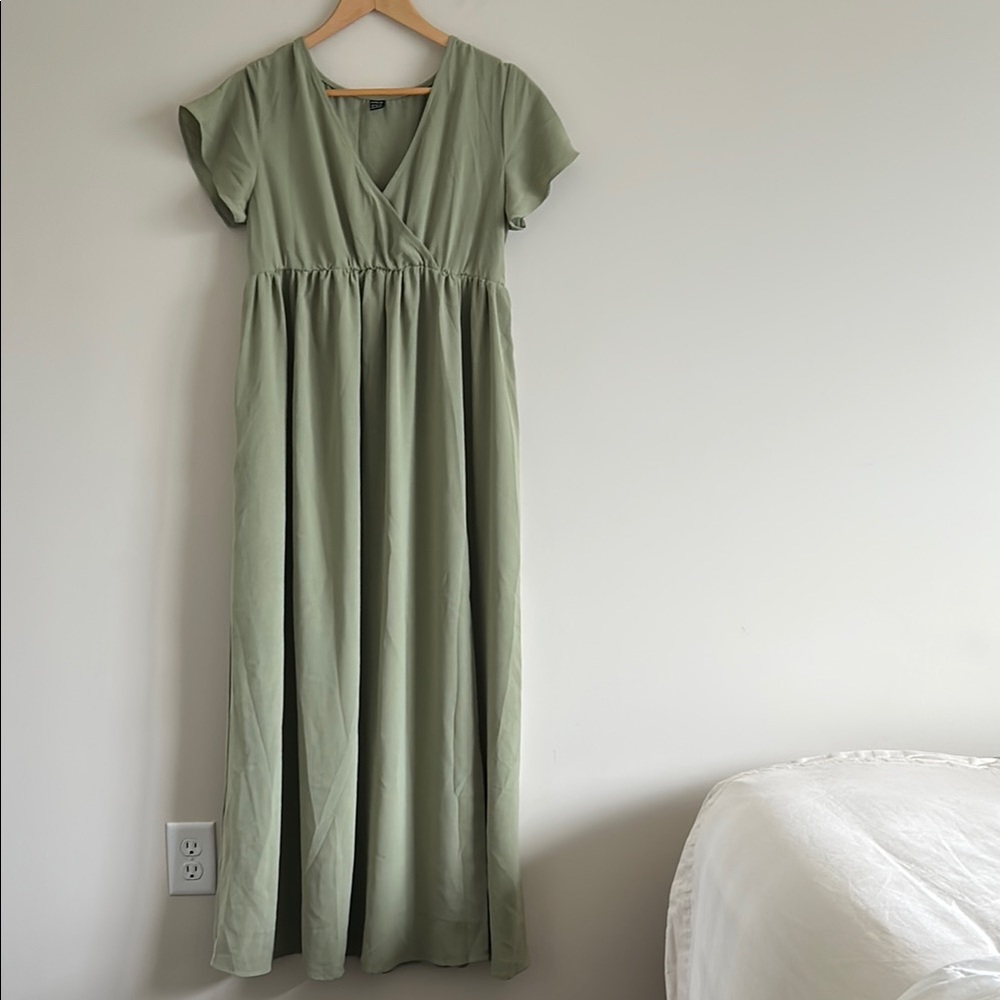 SHEIN Green Flutter Sleeve V-Neck Maxi Sundress